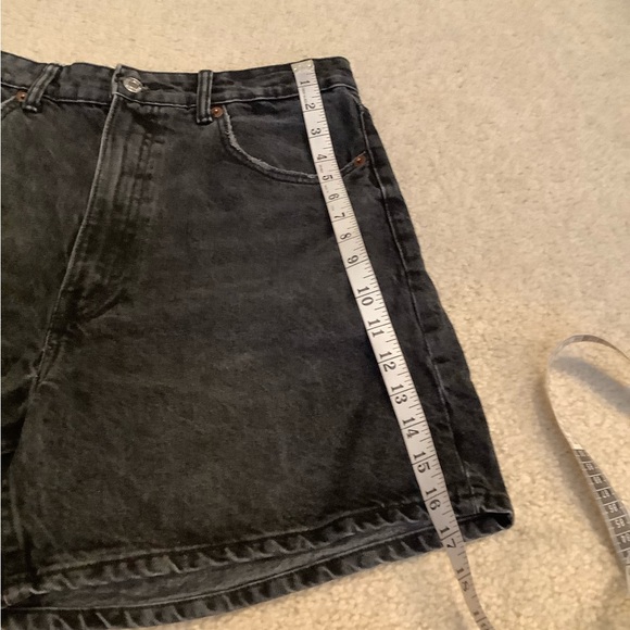 Zara High Rise Black Denim Loose Baggy Jean Shorts 5” inseam size 10/30 Medium. - Picture 8 of 11
